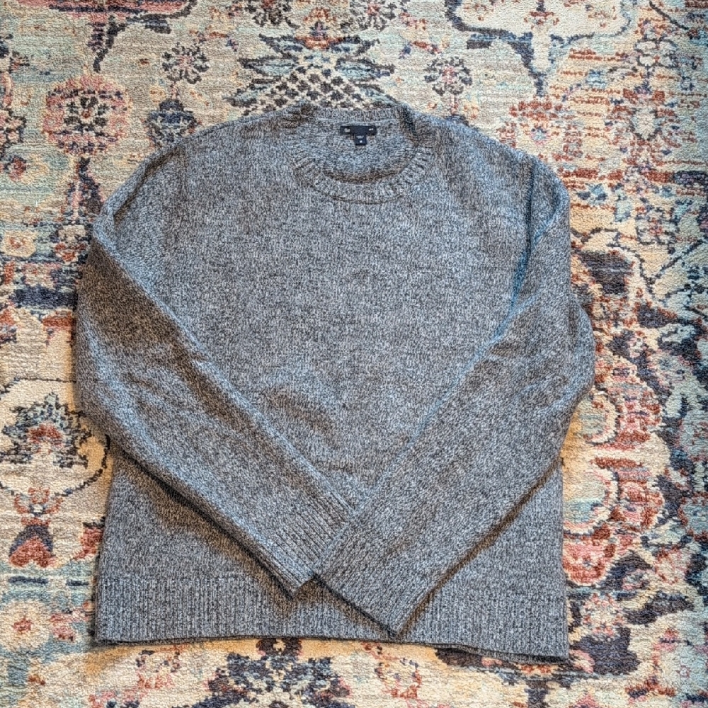GAP Crewneck Sweater in Heather Gray